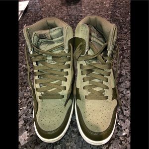 Women’s Nike Dunk Sky High Sneakers